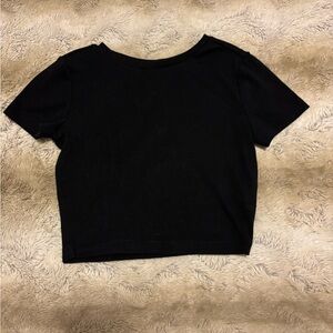 XS cropped black t-shirt